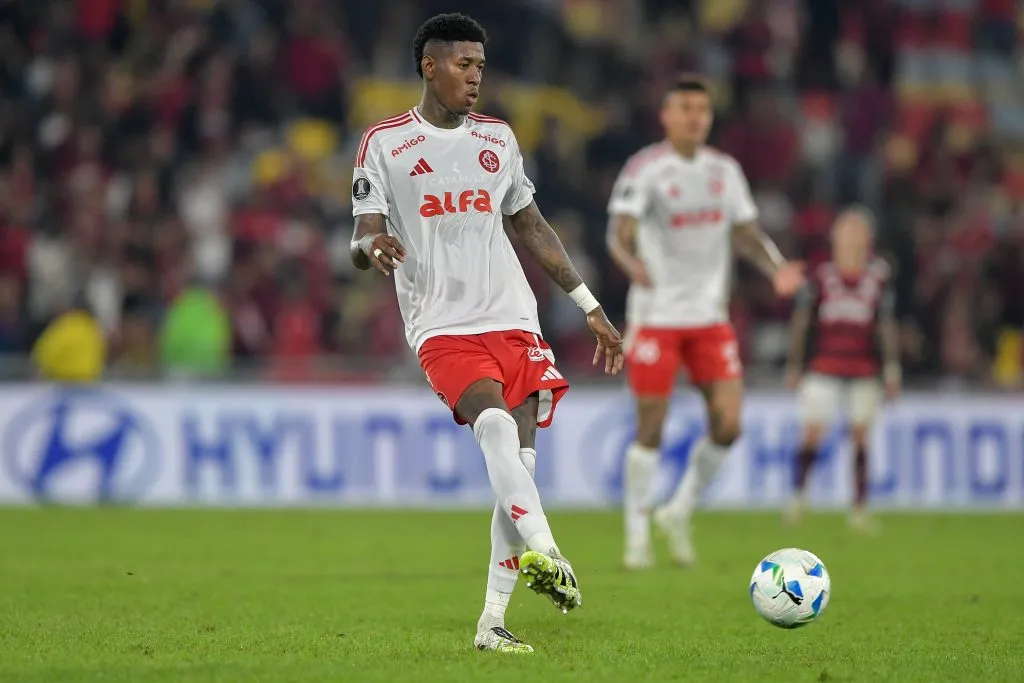 RJ – RIO DE JANEIRO – 13/08/2025 – COPA LIBERTADORES 2025, FLAMENGO X INTERNACIONAL – Vitao jogador do Flamengo durante partida contra o Internacional no estadio Maracana pelo campeonato Copa Libertadores 2025. Foto: Thiago Ribeiro/AGIF