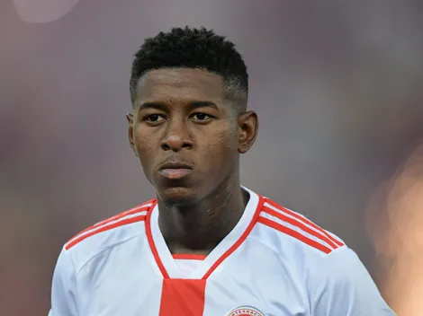 Vitão ameniza pressão da torcida e pede foco do Inter no Brasileirão