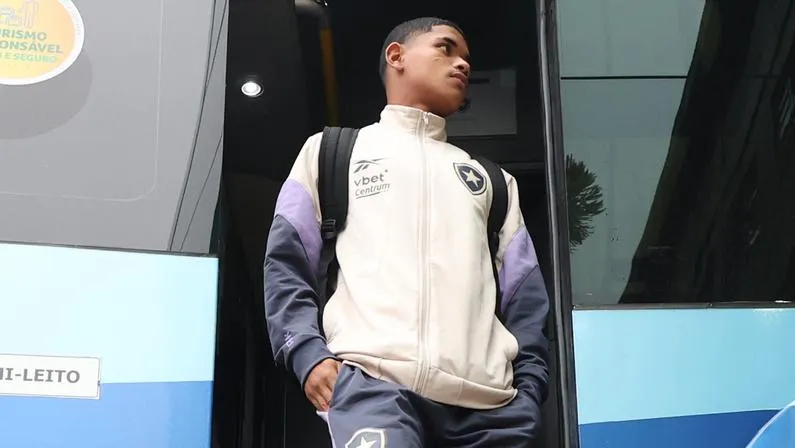 Huguinho pode ser emprestado – Foto: Vitor Silva/Botafogo.