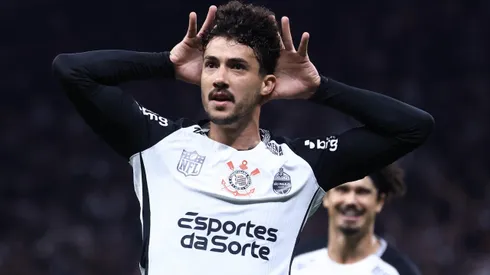 Gustavo Henrique durante confronto contra o Palmeiras no Campeonato Brasileiro de 2025.