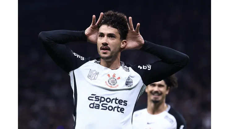 Gustavo Henrique durante confronto contra o Palmeiras no Campeonato Brasileiro de 2025.