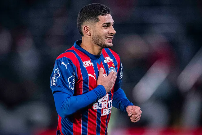 Michel Araújo, jogando no Bahia – (Photo by Anderson Lira/Sports Press Photo/Getty Images)