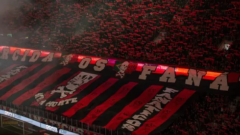 Torcida do Athletico-PR durante partida contra Corinthians no estadio Arena da Baixada pelo campeonato Copa Do Brasil 2025. Foto: Hedeson Alves/AGIF