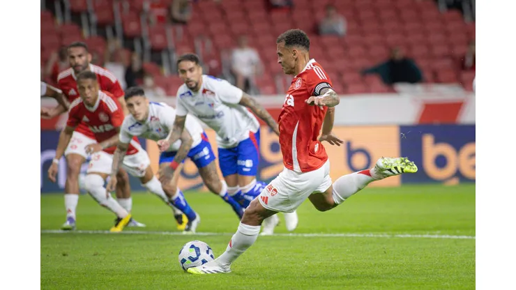 RS - PORTO ALEGRE - 31/08/2025 - BRASILEIRO A 2025, INTERNACIONAL X FORTALEZA - Alan Patrick jogador do Internacional durante partida contra o Fortaleza no estadio Beira-Rio pelo campeonato Brasileiro A 2025. Foto: Maxi Franzoi/AGIF