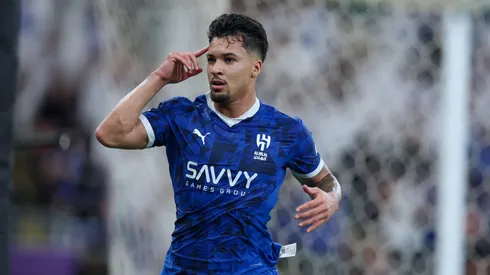 Marcos Leonardo, do Al-Hilal, comemora após marcar o segundo gol durante a partida de elite da Liga dos Campeões da AFC entre Al-Hilal e Gwangju no Estádio King Abdullah Sports City Hall, em 25 de abril de 2025, em Jeddah, Arábia Saudita. (Foto de Yasser Bakhsh/Getty Images)