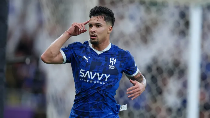 Marcos Leonardo, do Al-Hilal, comemora após marcar o segundo gol durante a partida de elite da Liga dos Campeões da AFC entre Al-Hilal e Gwangju no Estádio King Abdullah Sports City Hall, em 25 de abril de 2025, em Jeddah, Arábia Saudita. (Foto de Yasser Bakhsh/Getty Images)