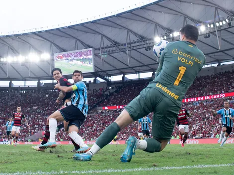 Tiago Volpi, goleiro do Grêmio, entra no ranking de defesas difíceis