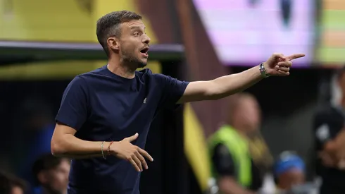 ATLANTA, GEORGIA – JUNE 19: Manager Martin Anselmi of FC Porto calls out during the first half of the FIFA Club World Cup 2025 group A match between Internacional CF Miami and FC Porto at Mercedes-Benz Stadium on June 19, 2025 in Atlanta, Georgia. (Photo by Kevin C. Cox/Getty Images)