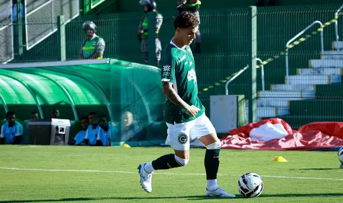Vitinho, atuando no Goiás — Foto: Rosiron Rodrigues/GEC