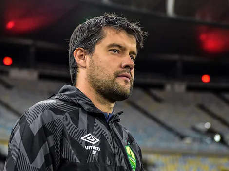 Liverpool anuncia ex-Atlético e destaca "muita experiência"