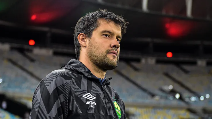 RJ - RIO DE JANEIRO - 13/05/2023 - BRASILEIRO A 2023, FLUMINENSE X CUIABA - Luiz Fernando Iubel tecnico do Cuiaba durante partida contra o Fluminense no estadio Maracana pelo campeonato BRASILEIRO A 2023. Foto: Thiago Ribeiro/AGIF