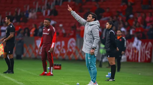 RS – PORTO ALEGRE – 04/08/2024 – BRASILEIRO A 2024, INTERNACIONAL X PALMEIRAS – Abel Ferreira tecnico do Palmeiras durante partida contra o Internacional no estadio Beira-Rio pelo campeonato Brasileiro A 2024. Foto: Maxi Franzoi/AGIF