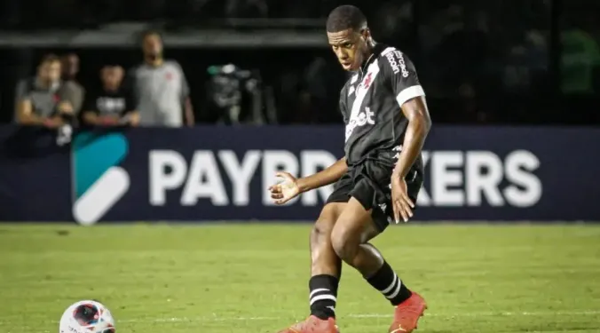 Lucas Eduardo atuando no Vasco – Foto: Reprodução/CRVG