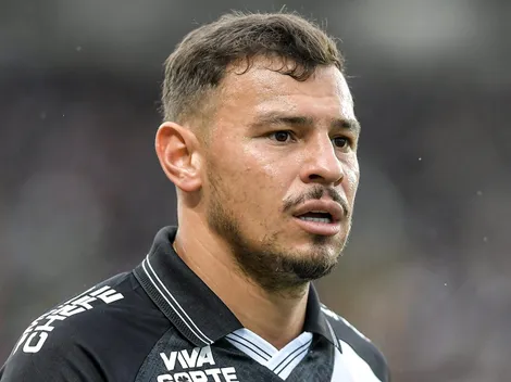 Após lesão de Jair, Hugo Moura pode voltar a receber oportunidades no meio campo do Vasco