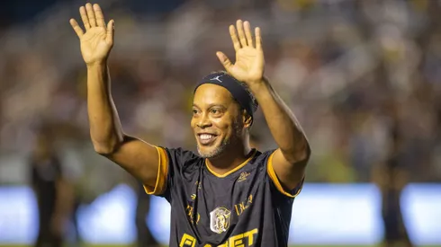 Ronaldinho gaucho jogador do time preto durante partida contra o time do Leo foguete no estadio Presidente Vargas (CE) pelo campeonato Amistoso. Foto: Baggio Rodrigues/AGIF