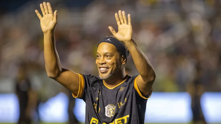 Ronaldinho gaucho jogador do time preto durante partida contra o time do Leo foguete no estadio Presidente Vargas (CE) pelo campeonato Amistoso. Foto: Baggio Rodrigues/AGIF