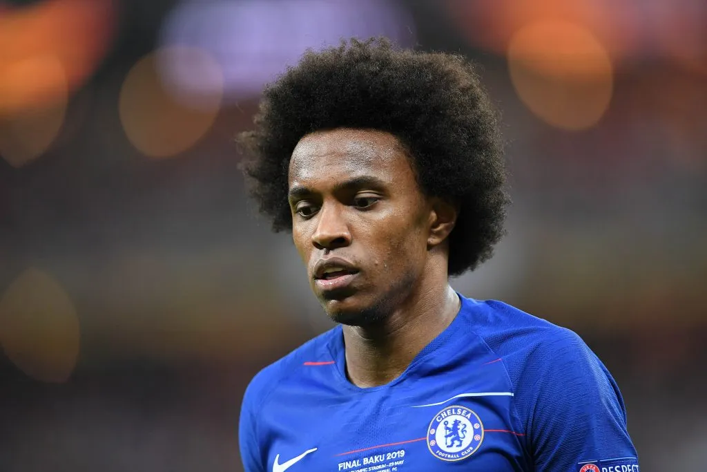 BAKU, AZERBAIJAN – MAY 29:  Willian of Chelsea looks on during the UEFA Europa League Final between Chelsea and Arsenal at Baku Olimpiya Stadionu on May 29, 2019 in Baku, Azerbaijan. (Photo by Michael Regan/Getty Images)