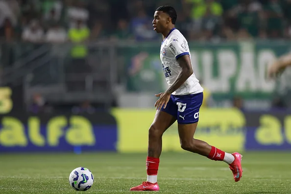 SAO PAULO, BRAZIL – APRIL 27: Jean Lucas of Bahia controls the ball during a match between Palmeiras and Bahia as part of Brasileirao 2025 at Allianz Parque on April 27, 2025 in Sao Paulo, Brazil. (Photo by Miguel Schincariol/Getty Images)