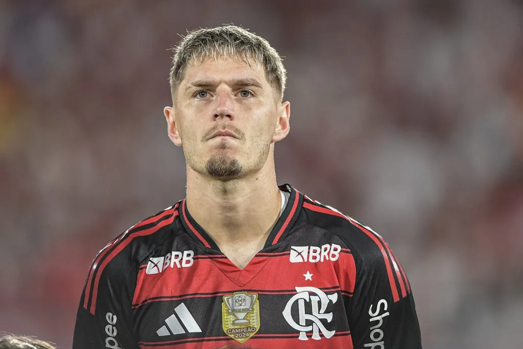 Varela estará disponível para jogar contra o Estudiantes – Foto: Thiago Ribeiro/AGIF.