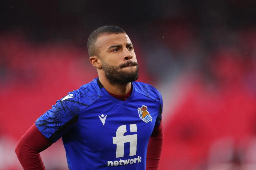 SEVILLE, SPAIN – MARCH 20: Rafinha of Real Sociedad warms up prior to the LaLiga Santander match between Sevilla FC and Real Sociedad at Estadio Ramon Sanchez Pizjuan on March 20, 2022 in Seville, Spain. (Photo by Fran Santiago/Getty Images)
