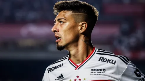 Rigoni durante confronto contra o Ceará no Campeonato Brasileiro de 2022.