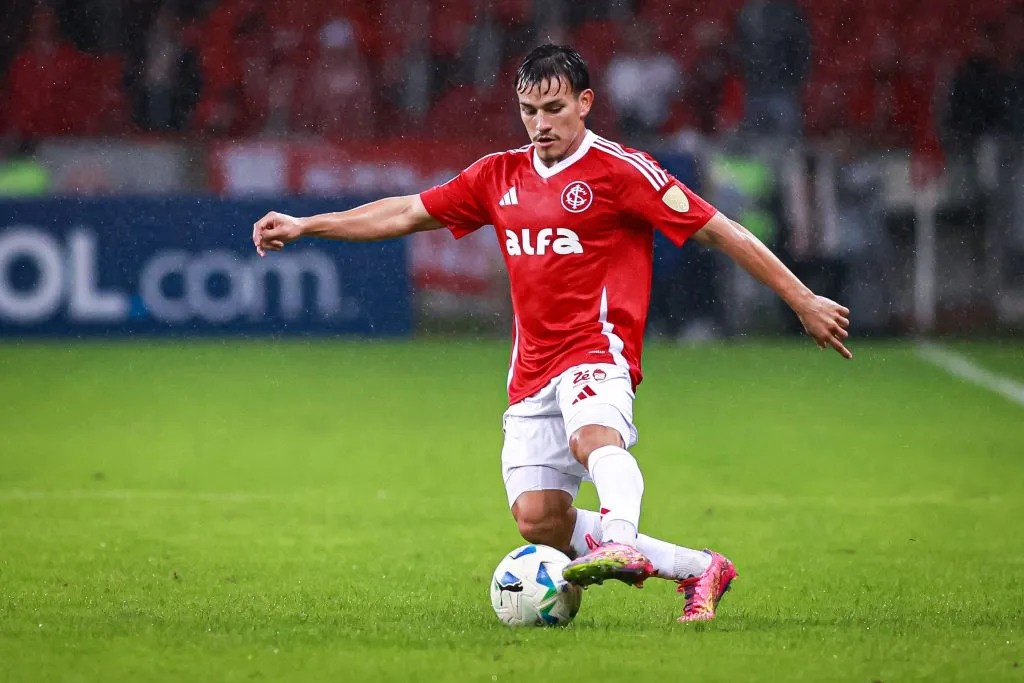 Bernabei em ação pelo Internacional. Foto: Maxi Franzoi/AGIF