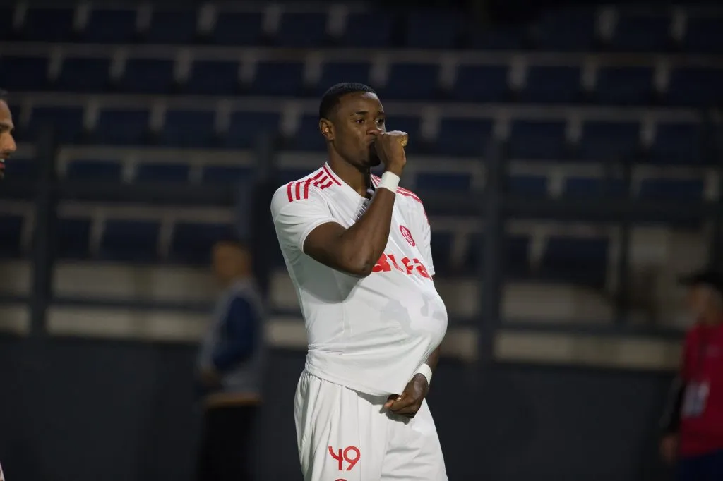 Ricardo Mathias comemora gol pelo Internacional. Foto: Anderson Romao/AGIF