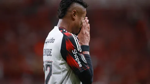 Torcida do Atlético-MG ironiza Bruno Henrique. Foto: Maxi Franzoi/AGIF