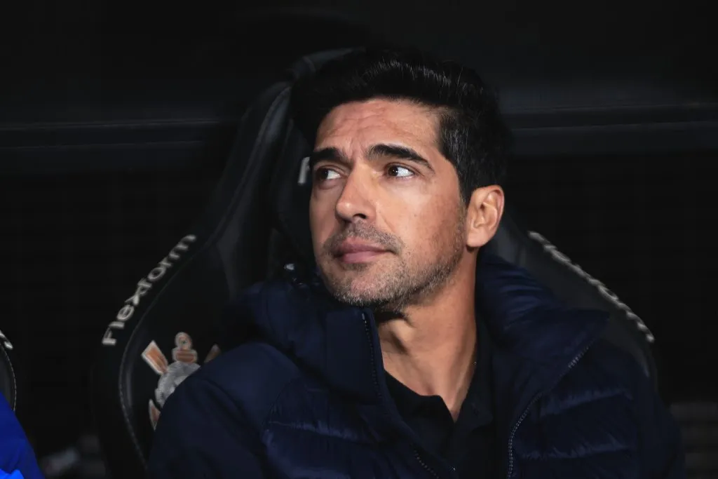 SP – SAO PAULO – 31/08/2025 – BRASILEIRO A 2025, CORINTHIANS X PALMEIRAS – Abel Ferreira tecnico do Palmeiras durante partida contra o Corinthians no estadio Arena Corinthians pelo campeonato Brasileiro A 2025. Foto: Ettore Chiereguini/AGIF