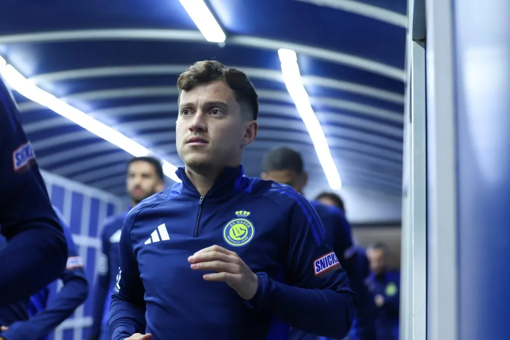 BURAYDAH, SAUDI ARABIA – JANUARY 30: Otavio of Al Nassr looks on prior the Saudi Pro League at King Abduallah bin Abdualaziz  Sport City on January 30, 2025 in Buraydah, Saudi Arabia. ((Photo by Yasser Bakhsh / Getty Images)