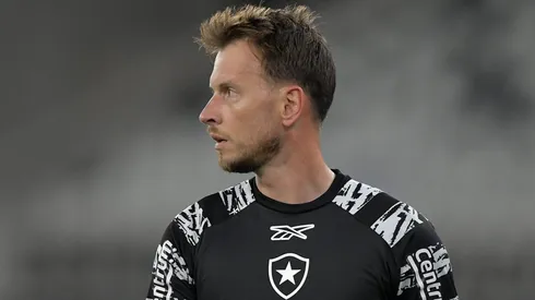 Goleiro Neto revela papo com Textor antes de fechar com o Botafogo