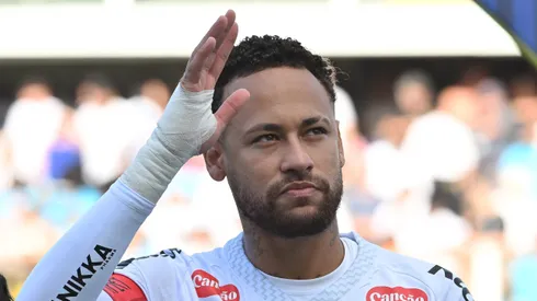 SP – SANTOS – 31/08/2025 – BRASILEIRO A 2025, SANTOS X FLUMINENSE – Neymar jogador do Santos durante partida contra o Fluminense no estadio Vila Belmiro pelo campeonato Brasileiro A 2025. Foto: Jota Erre/AGIF