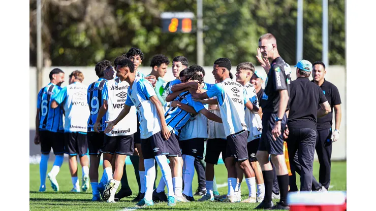 Alexsander, lateral do Grêmio, é convocado para o Brasil sub-15