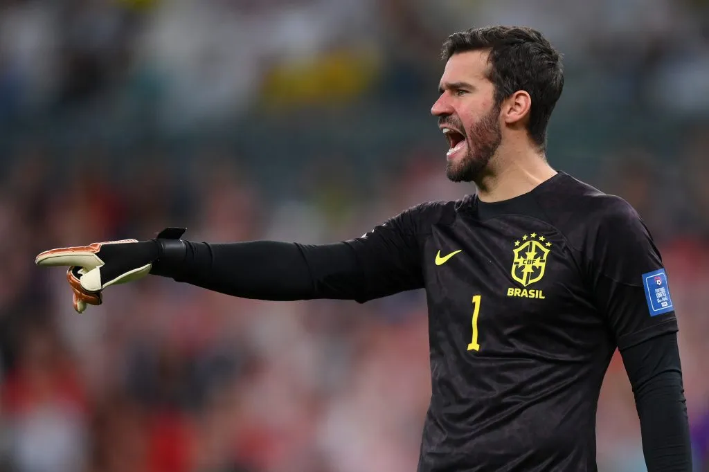 Alisson Becker durante jogo da Seleção Brasileira. Foto: Justin Setterfield/Getty Images