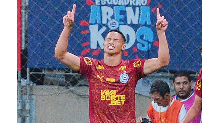 BA - SALVADOR - 20/08/2025 - COPA DO NORDESTE 2025, BAHIA X CEARA - Tiago jogador do Bahia comemora seu gol durante partida contra o Ceara no estadio Fonte Nova pelo campeonato Copa Do Nordeste 2025. Foto: Walmir Cirne/AGIF