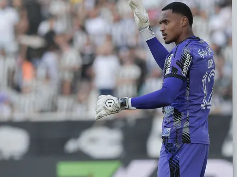 Ex-Botafogo, John reaparece e irrita torcedores alvinegros