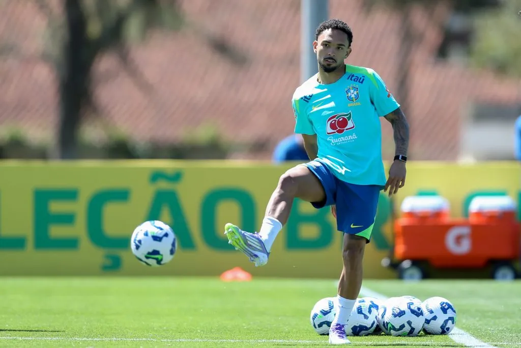 RJ – TERESOPOLIS – 03/09/2025 – BRASIL, TREINO – Vitinho jogador da Selecao Brasileira durante treino na Granja Comary em Teresopolis (RJ), nesta quarta-feira (3). A equipe se prepara para enfrentar o Chile pelas Eliminatorias da Copa do Mundo 2016. Foto: Marlon Costa/AGIF
