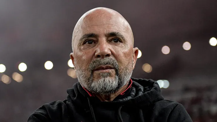 RJ - RIO DE JANEIRO - 16/08/2023 - COPA DO BRASIL 2023, FLAMENGO X GREMIO - Jorge Sampaoli tecnico do Flamengo durante partida contra o Gremio no estadio Maracana pelo campeonato Copa do Brasil 2023. Foto: Thiago Ribeiro/AGIF