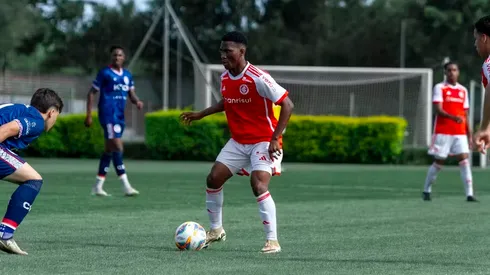 Inter conta com o volante Benjamin, de Gana — Foto: Rafaela Frison / Internacional