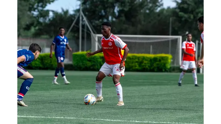 Inter conta com o volante Benjamin, de Gana — Foto: Rafaela Frison / Internacional