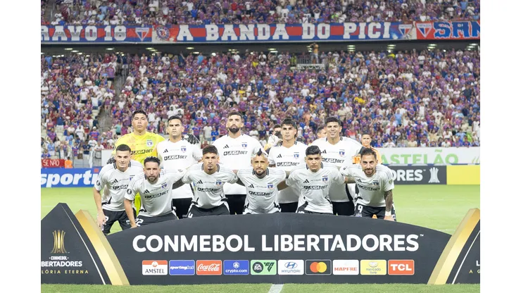 CE - FORTALEZA - 06/05/2025 - COPA LIBERTADORES 2025, FORTALEZA X COLO-COLO - Jogadores do Colo-Colo posam para foto antes na partida contra Fortaleza no estadio Arena Castelao pelo campeonato Copa Libertadores 2025. Foto: Baggio Rodrigues/AGIF