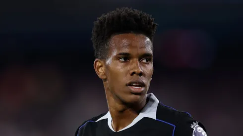 Estêvão ganha moral com a torcida do Chelsea. Foto: Justin Setterfield/Getty Images