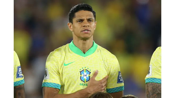 RJ - RIO DE JANEIRO - 04/09/2025 - ELIMINATORIAS COPA DO MUNDO 2026, BRASIL X CHILE - Douglas Santos jogador do Brasil durante a partida contra o Chile no Maracana no Rio de Janeiro (RJ), pelas Eliminatorias da Copa do Mundo 2026. Foto: Marlon Costa/AGIF
