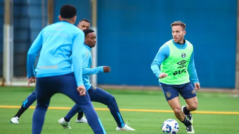 Arthur durante treino do Grêmio. FOTO: LUCAS UEBEL/GREMIO FBPA
