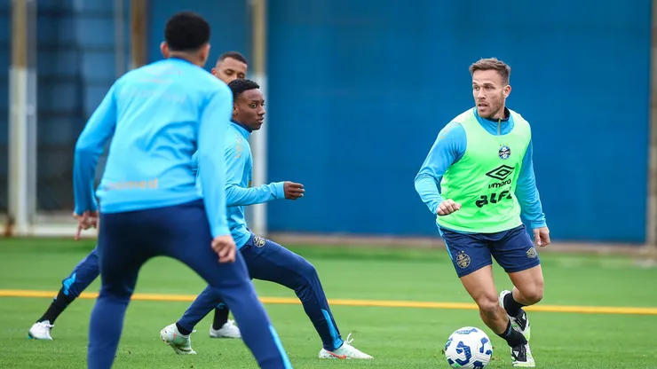 Arthur durante treino do Grêmio. FOTO: LUCAS UEBEL/GREMIO FBPA
