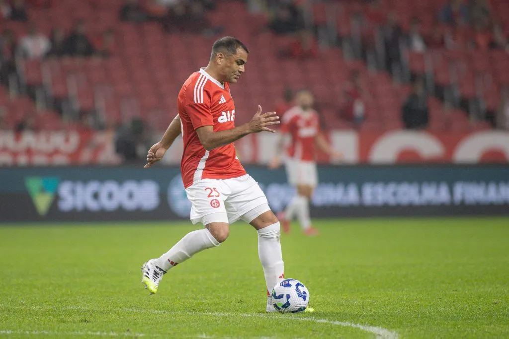 Gabriel Mercado em ação pelo Internacional. Foto: Maxi Franzoi/AGIF
