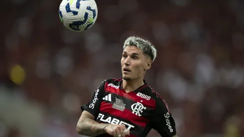 Varela, lateral do Flamengo. Foto: Jorge Rodrigues/AGIF