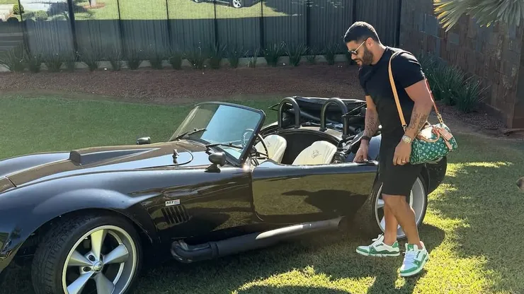 Carro customizado de Hulk chamou atenção. Foto: Reprodução/Instagram