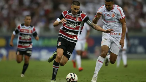 Thiago Galhardo jogador do Santa Cruz durante a partida contra o America RN na Arena de Pernambuco pelo campeonato Brasileiro D 2025. Foto: Marlon Costa/AGIF