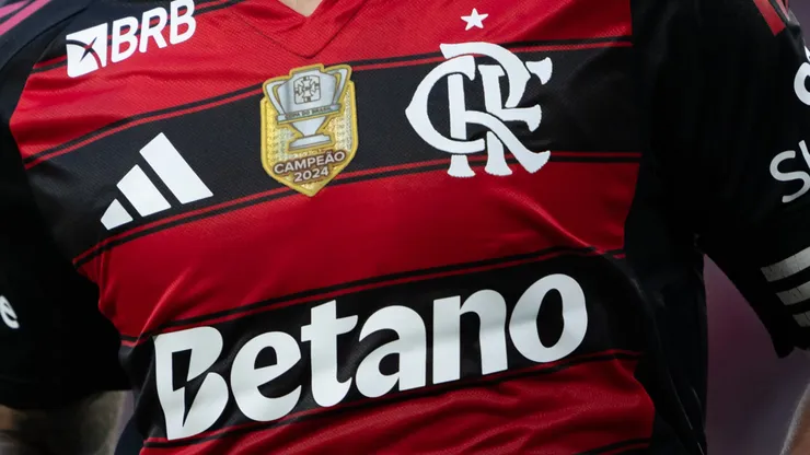 Arrascaeta jogador do Flamengo comemora seu gol durante partida contra o Grêmio no estádio Maracanã pelo campeonato Brasileiro A 2025. Foto: Jorge Rodrigues/AGIF
